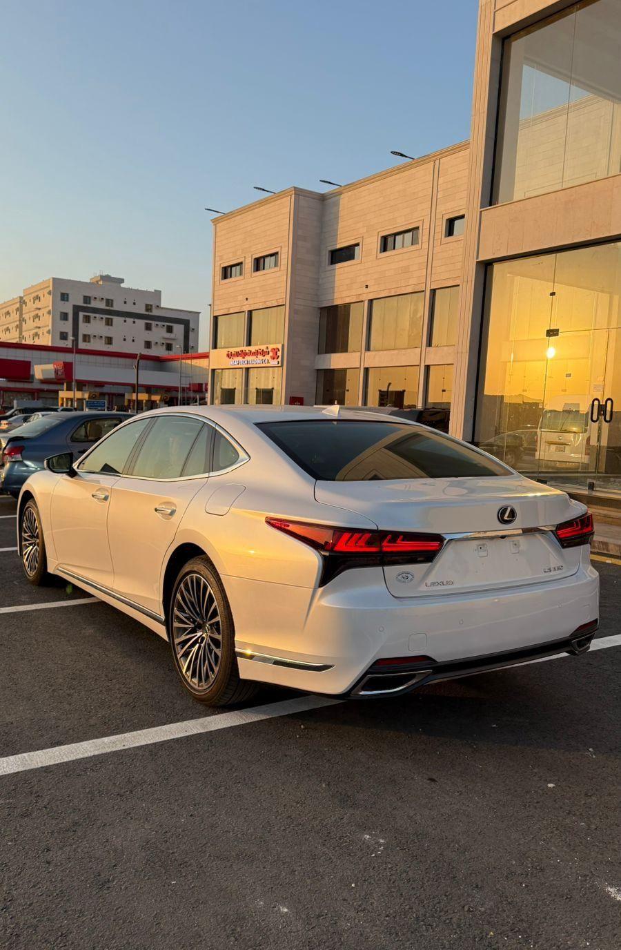 لكزس LS350 2024