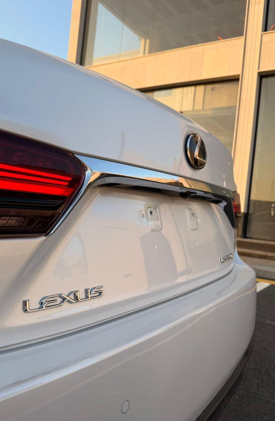 لكزس LS350 2024