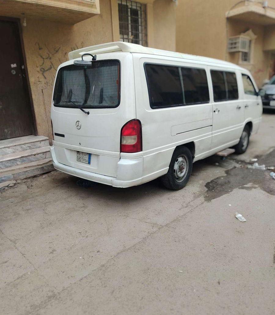 باص مرسدس