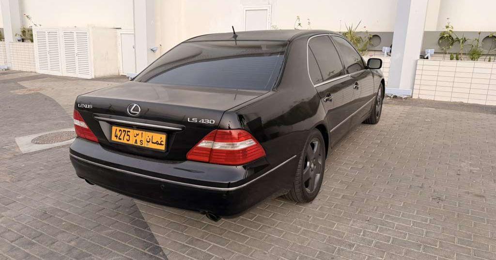 2004 لكزس LS