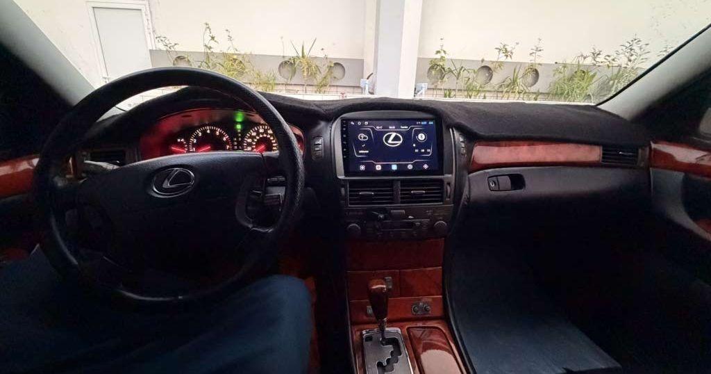 2004 لكزس LS