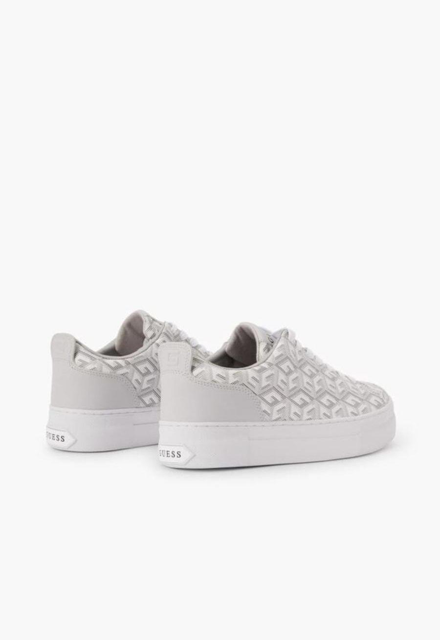 جوتي GUESS نسائي