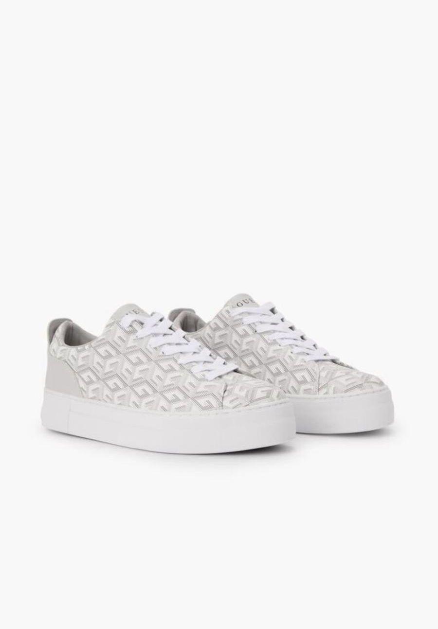 جوتي GUESS نسائي