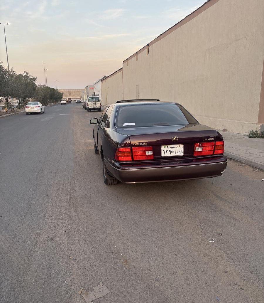 لكزس 400 LS
