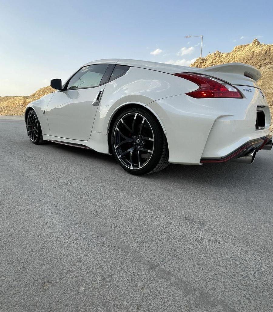نيسان زد 370Z