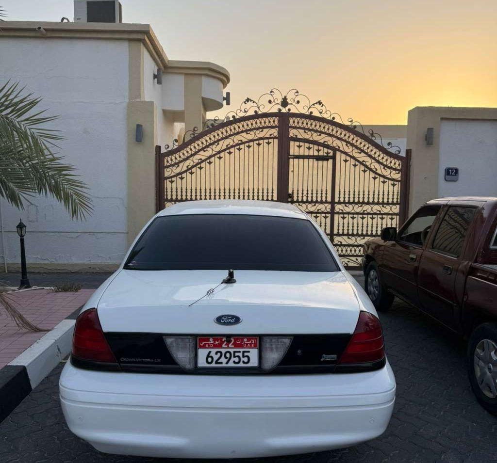 2011 فورد كراون