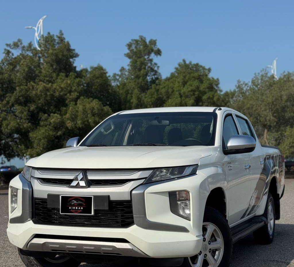 2022 ميتسوبيشي L200