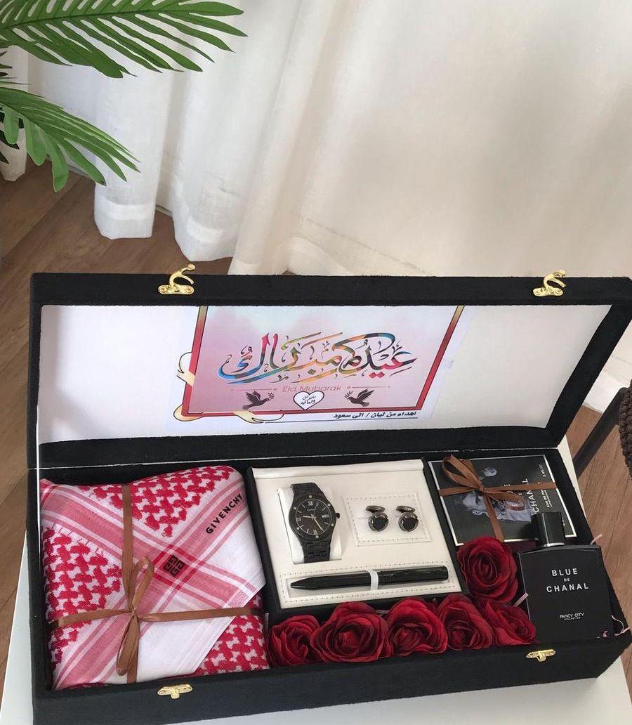 طقم رجالي