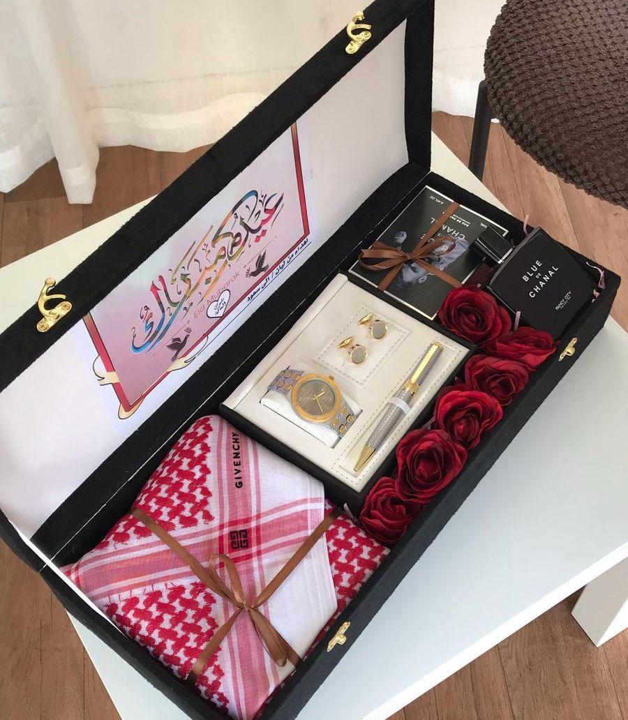 طقم رجالي