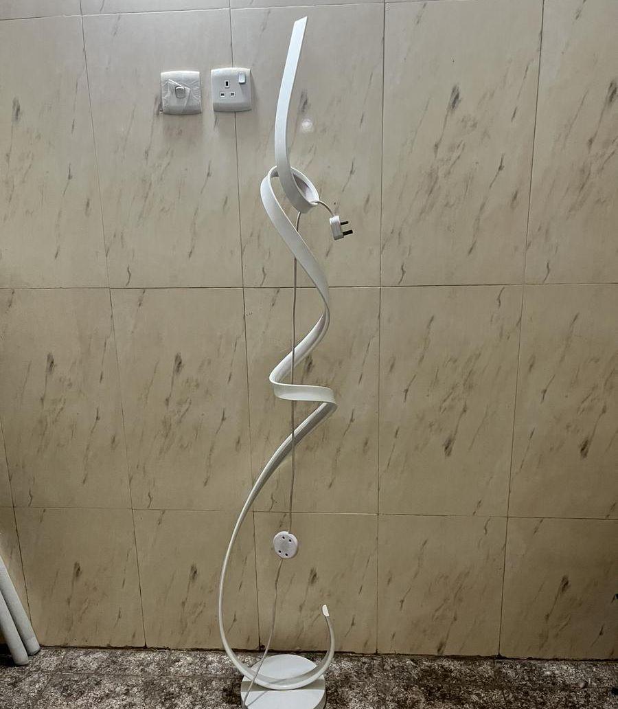 أبجورة أرضية ودراجة