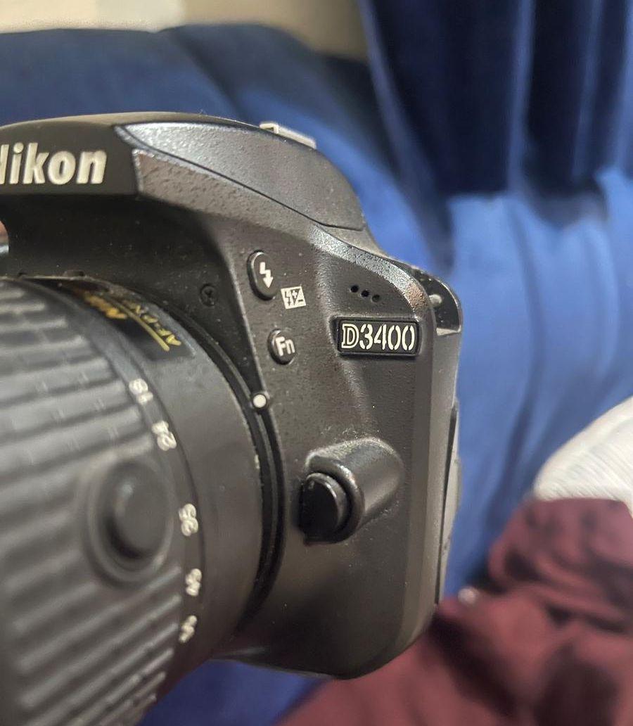 كاميرا نيكون D3400