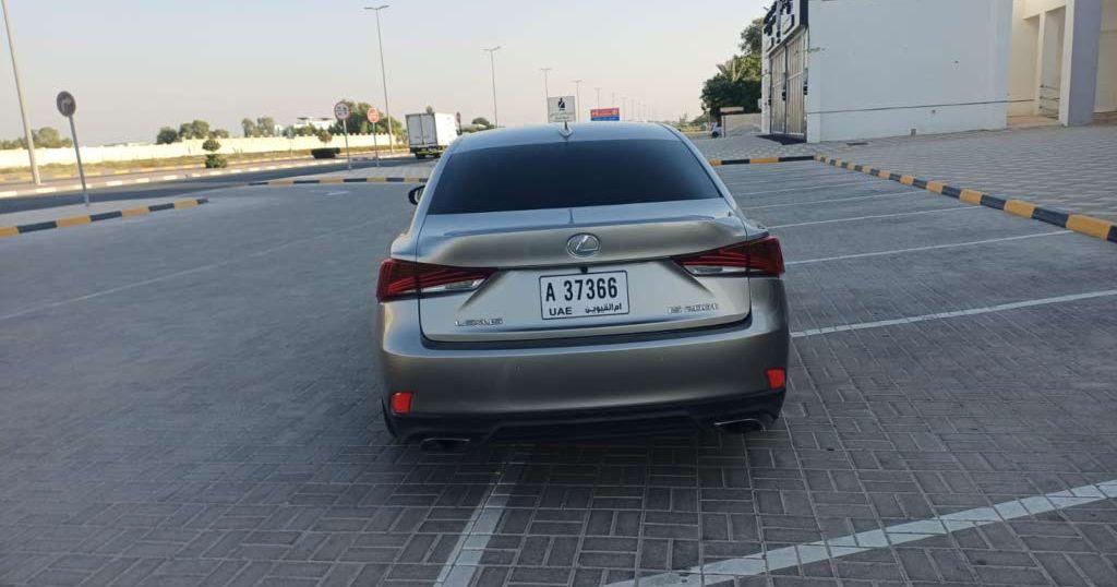 2017 لكزس IS
