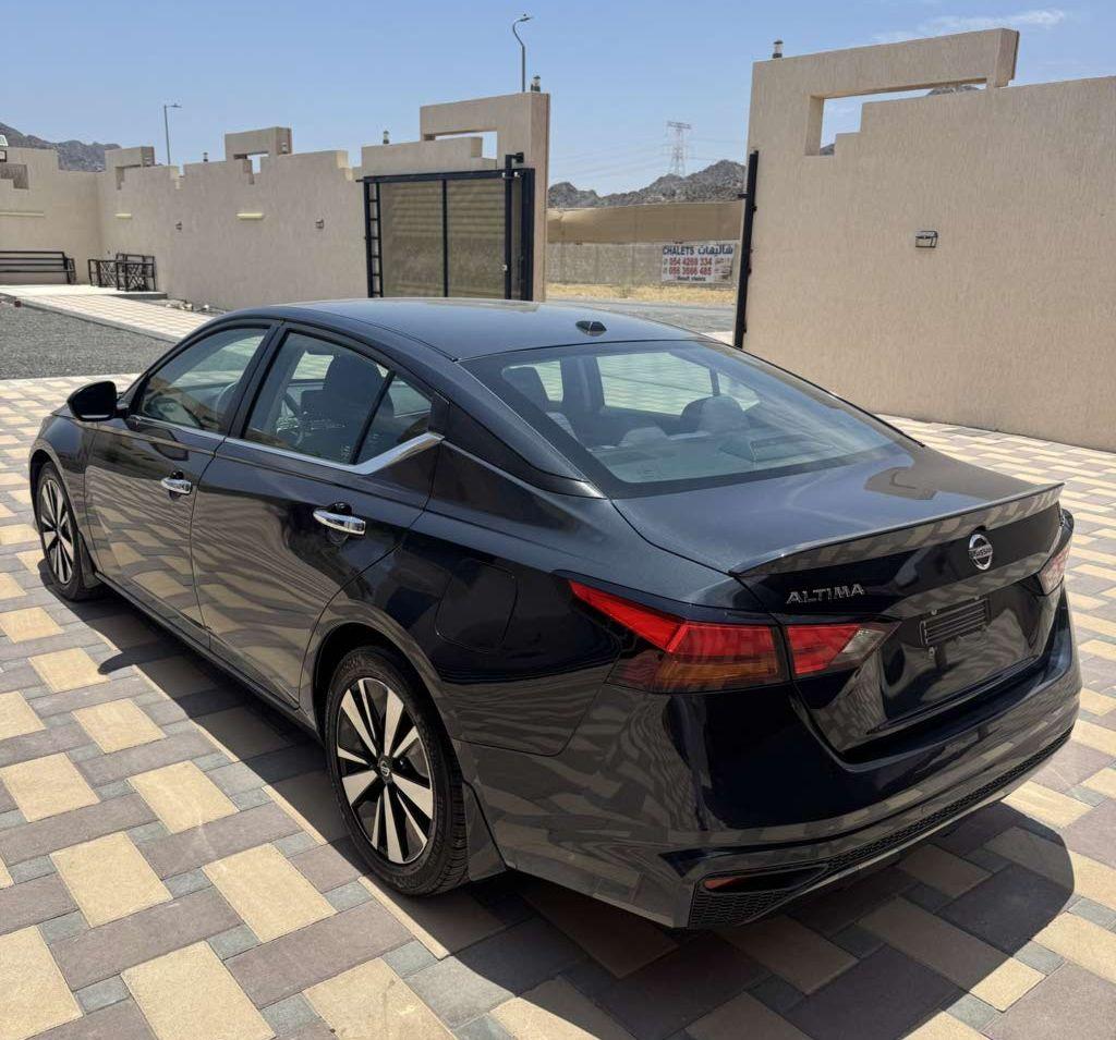 2022 نيسان التيما