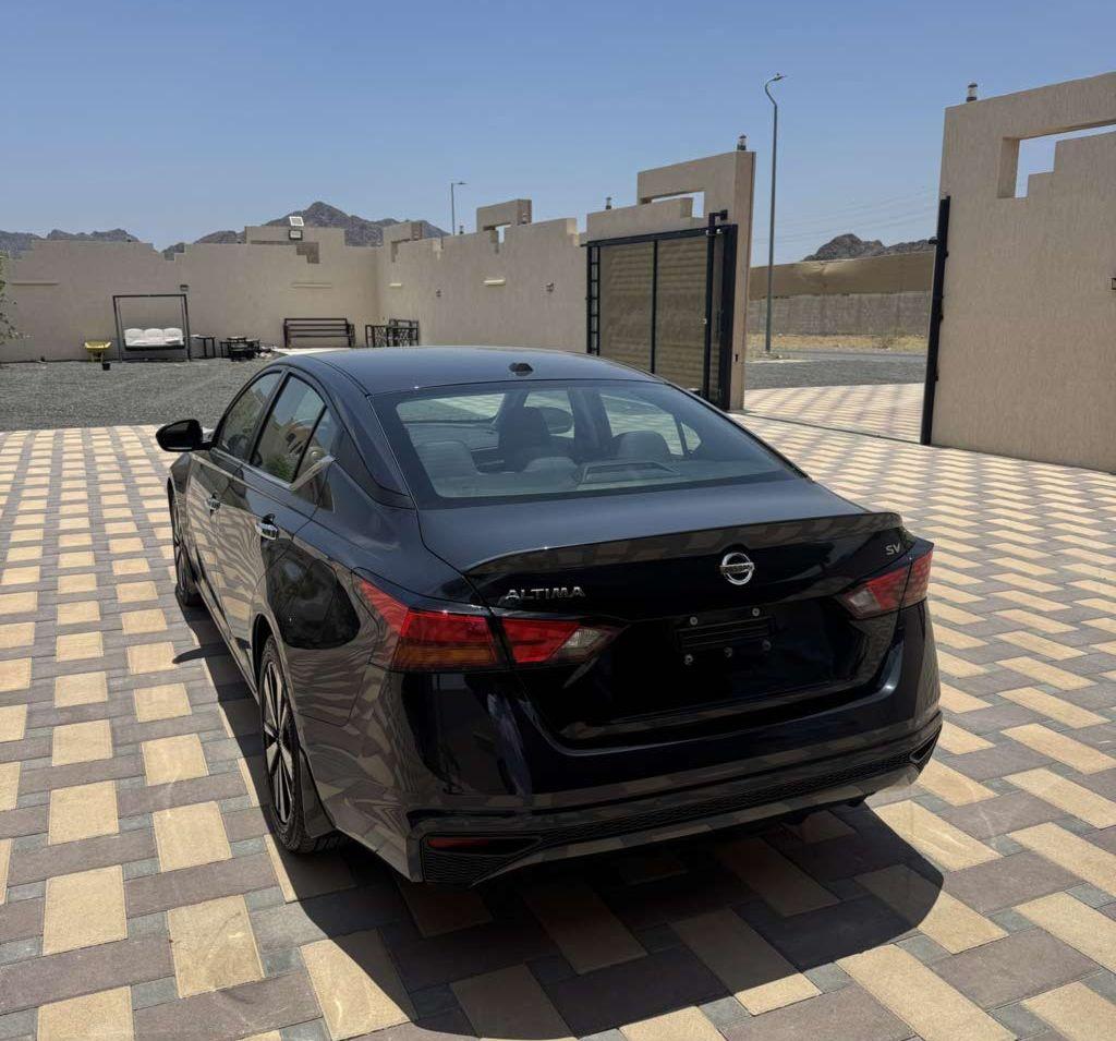 2022 نيسان التيما
