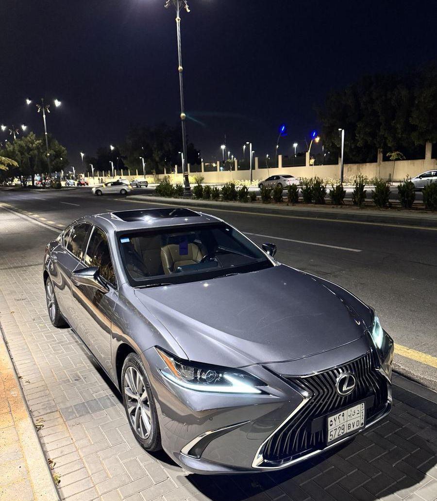 لكسز ES250 2021