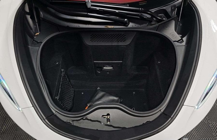 2022 McLaren GT