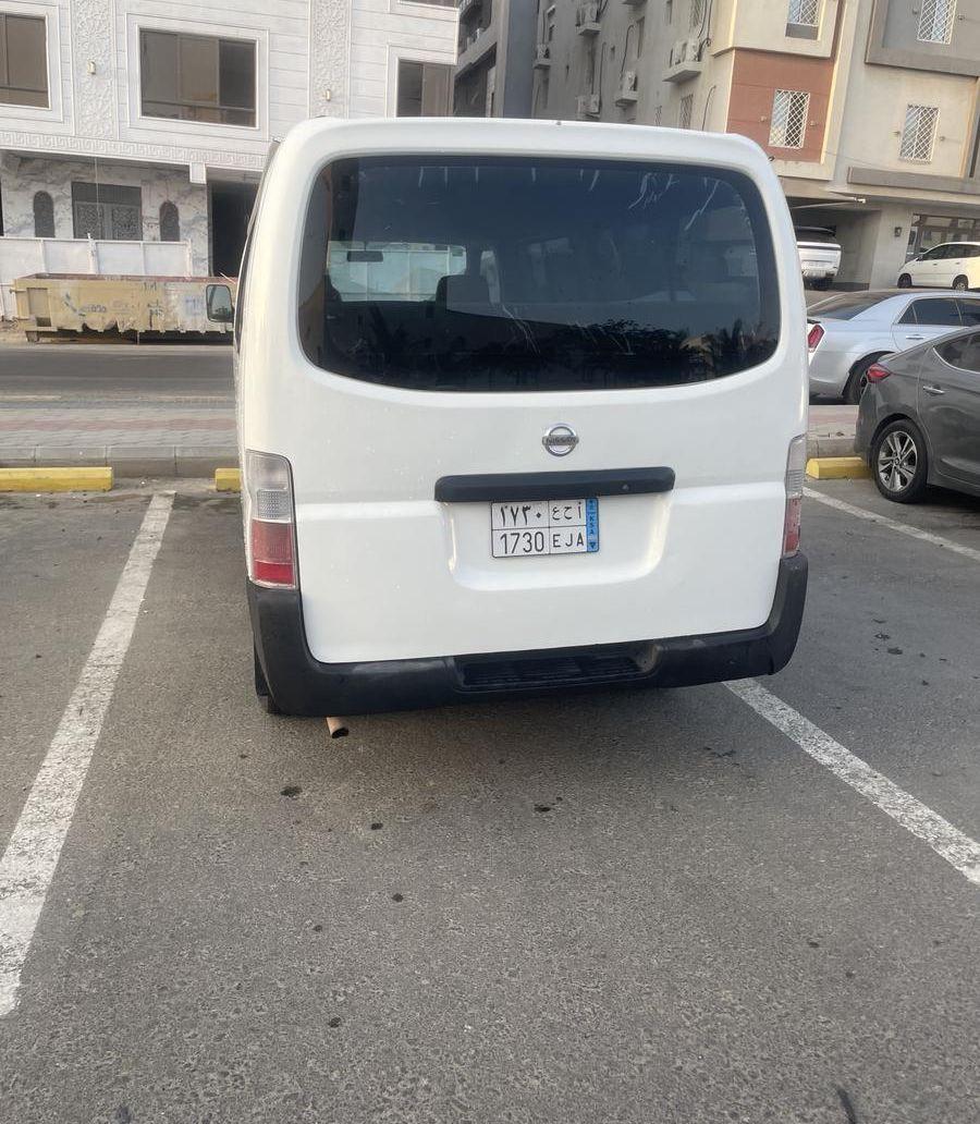 باص نيسان اورفان