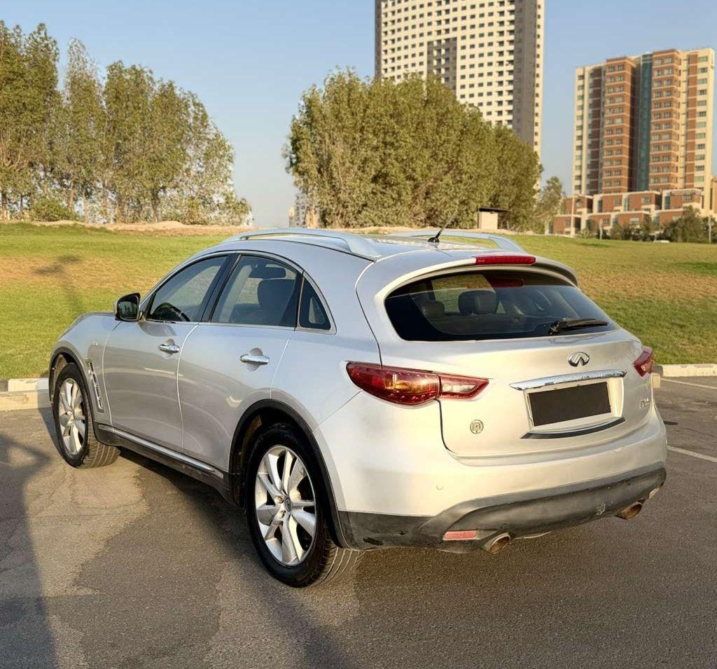 2012 إنفينيتي FX35