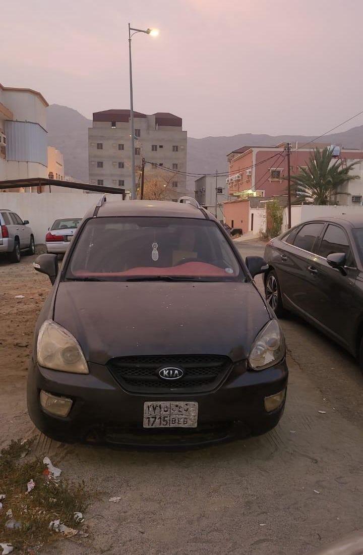 سياره عائليه واقتصاديه