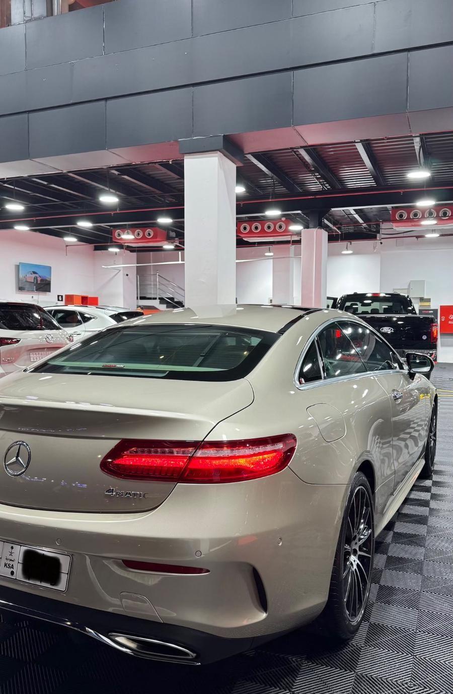 مرسيدس E300 كوبيه