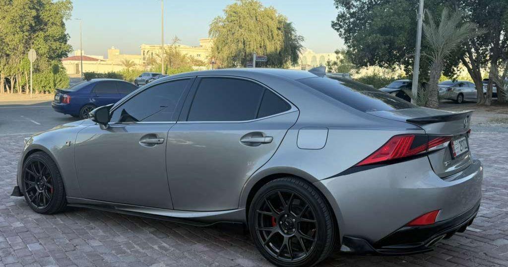2018 لكزس IS