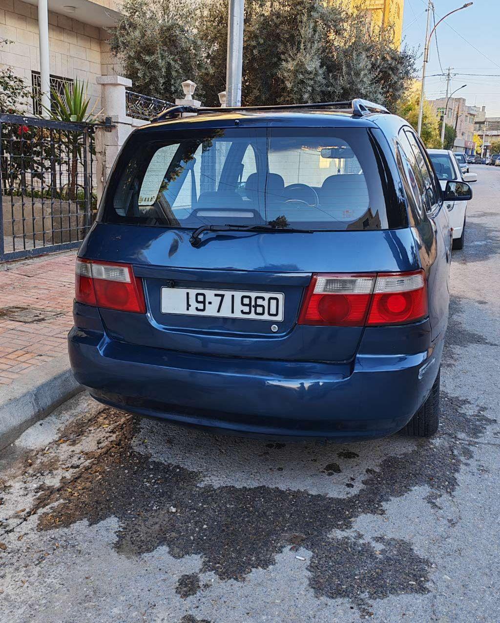2005, كيا, كارينز,
