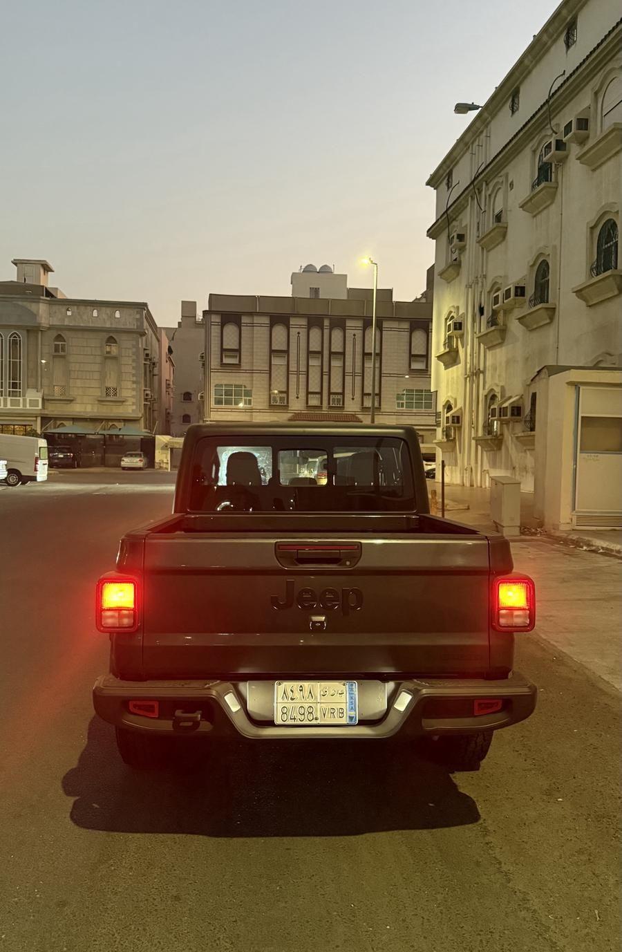 جيب جلاديتور موديل