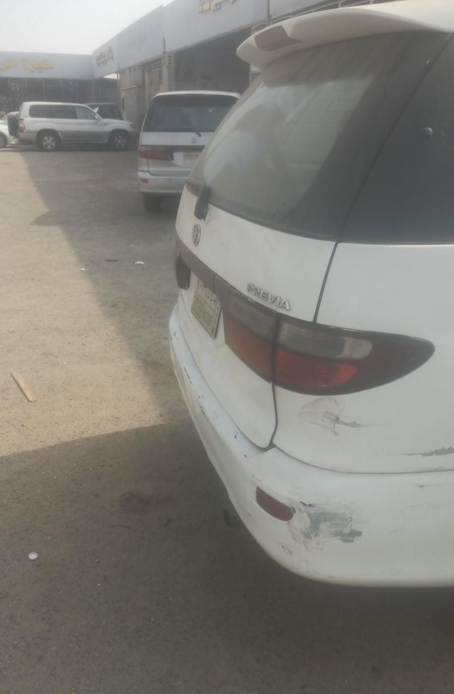 سياره بريفيا ابيض