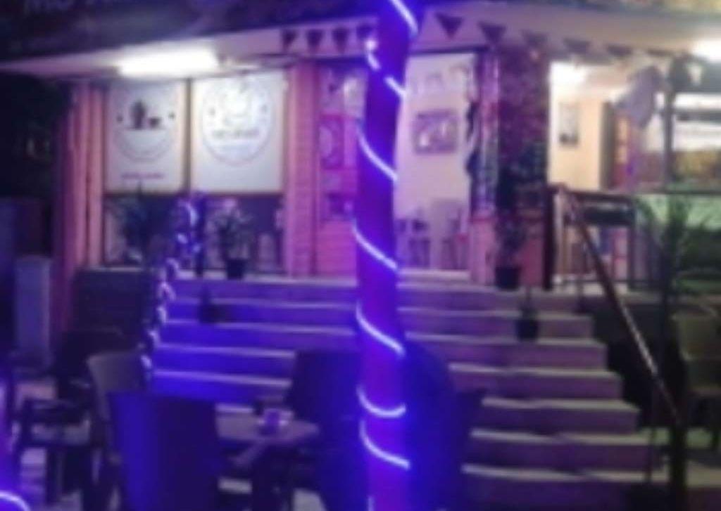 مطعم وله رخصه