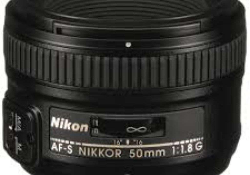 عدسة نيكون Nikon