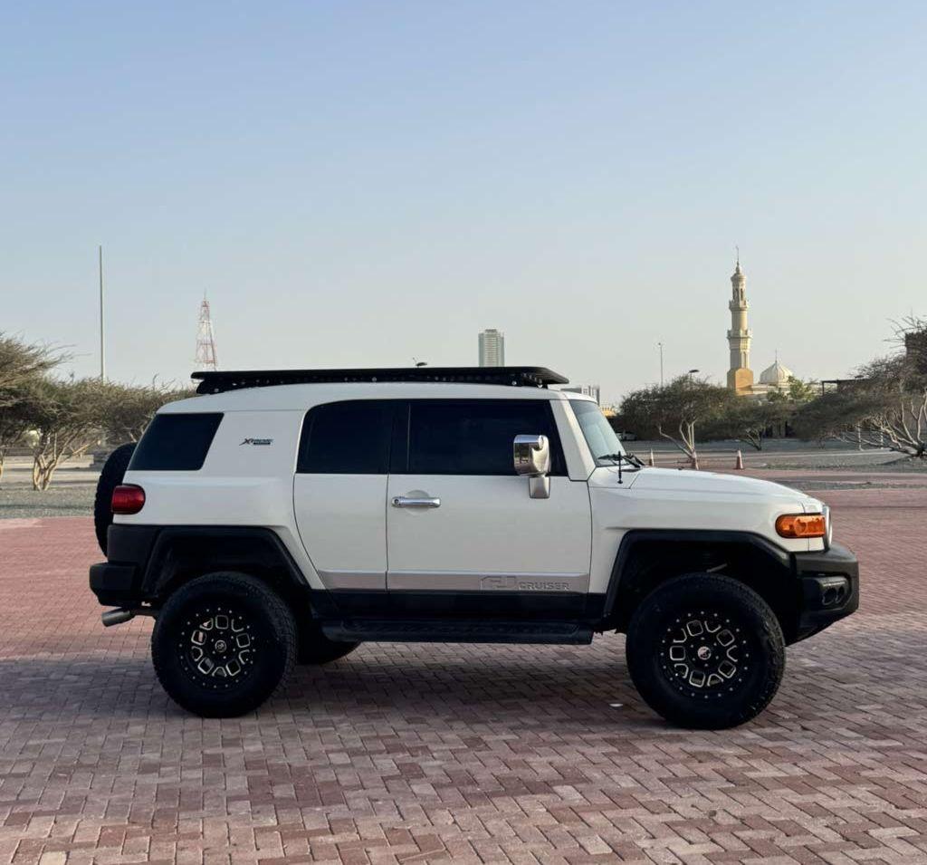 2012 تويوتا FJ