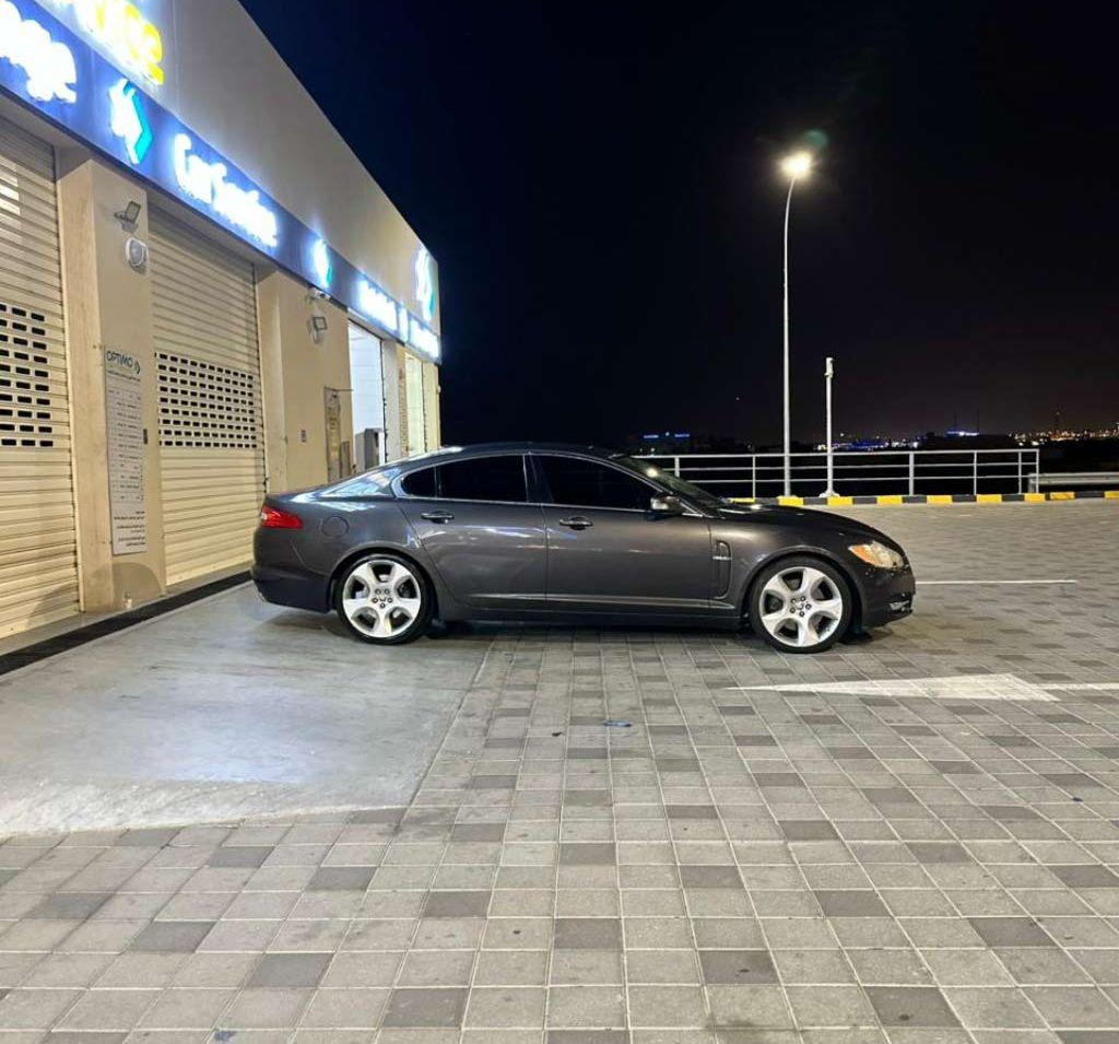 2009 جاكوار XF
