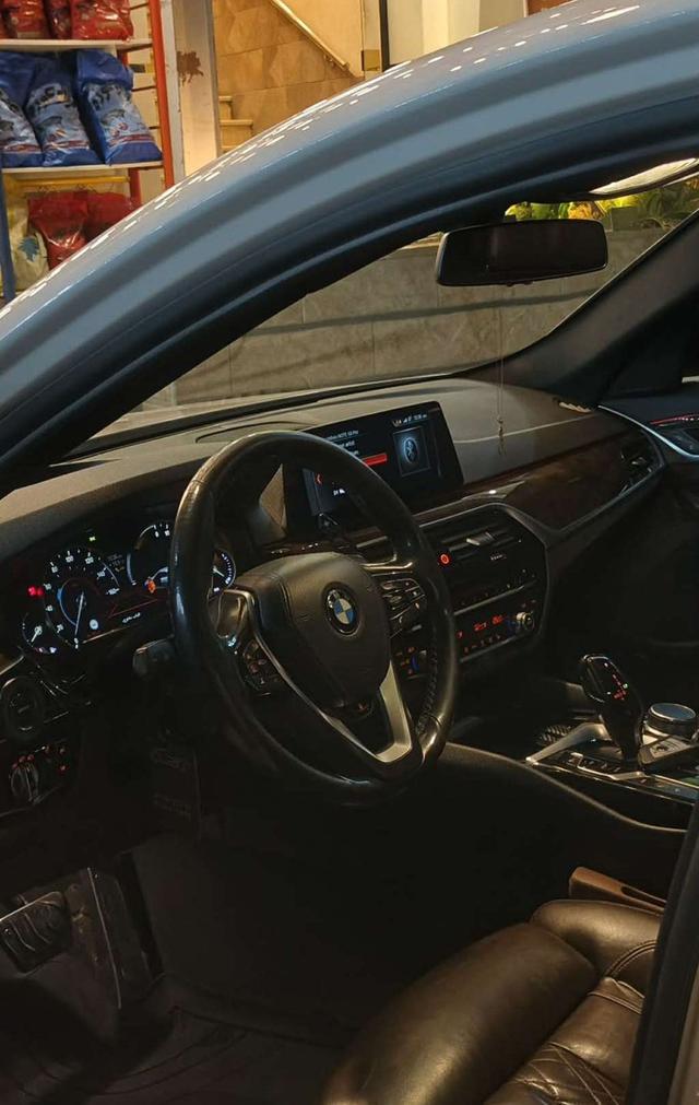للبيع BMW 530e