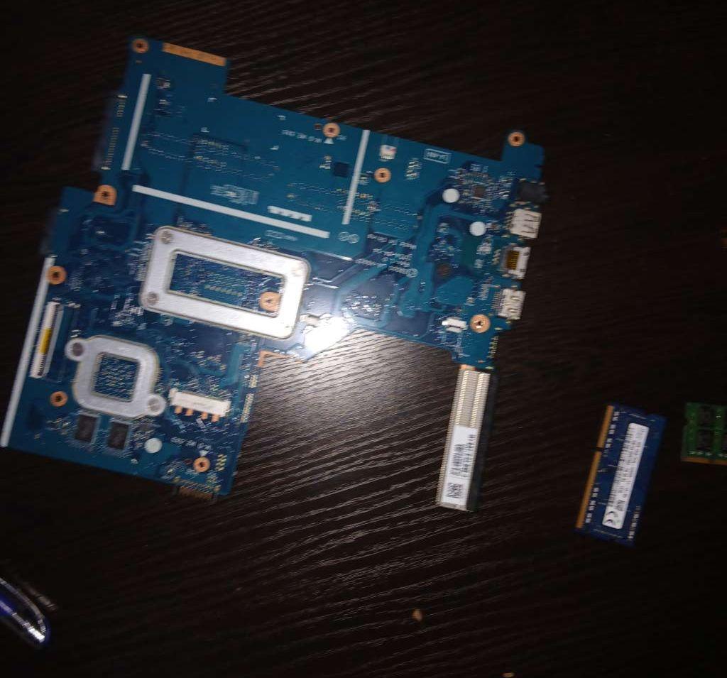لوحة ام hp