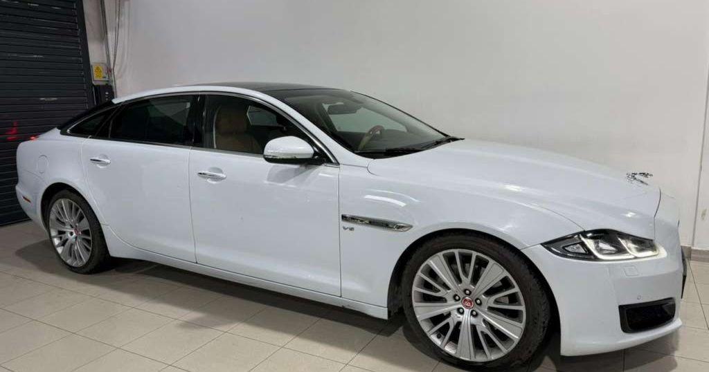 2016 جاكوار XJ