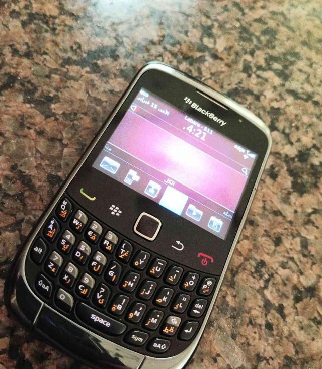 بلاك بيري 9300