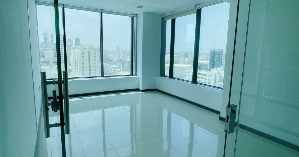 COMMERCIAL OFFICE SPACE