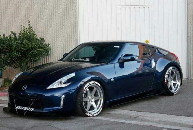 مطلوب 370z