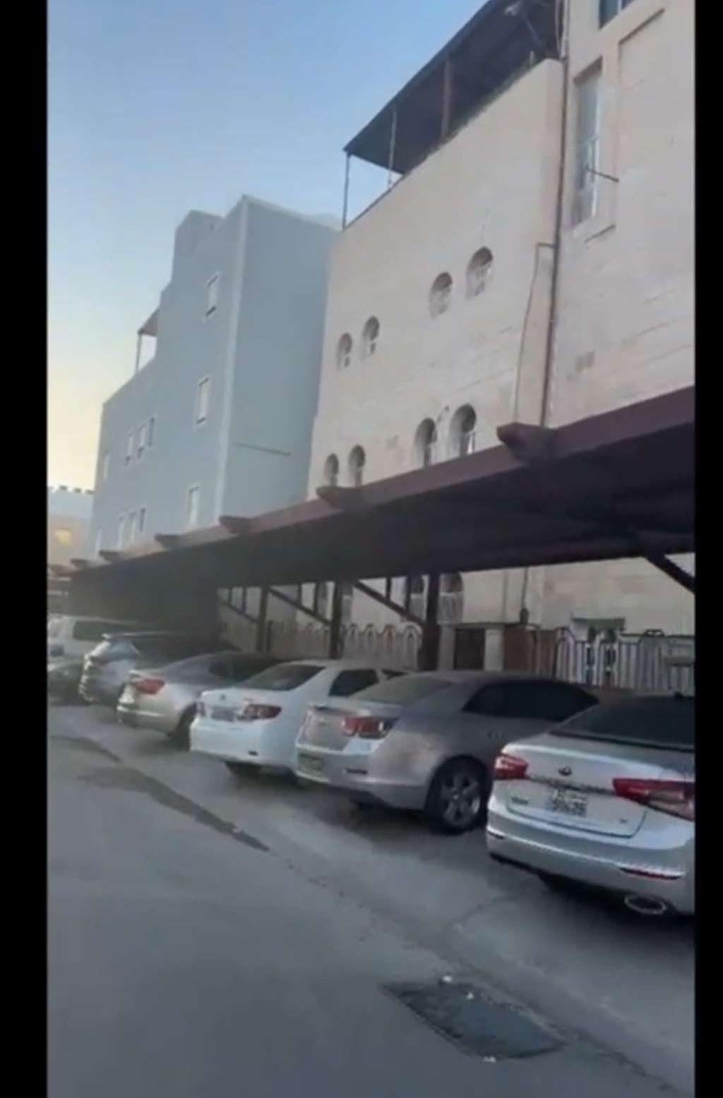 للبيع زاوية سرادب