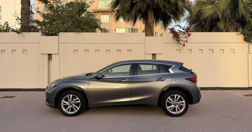 2017 إنفينيتي Q30
