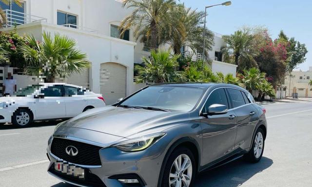 2017 إنفينيتي Q30