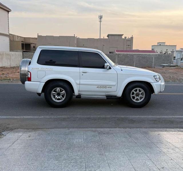 2000 نيسان باترول