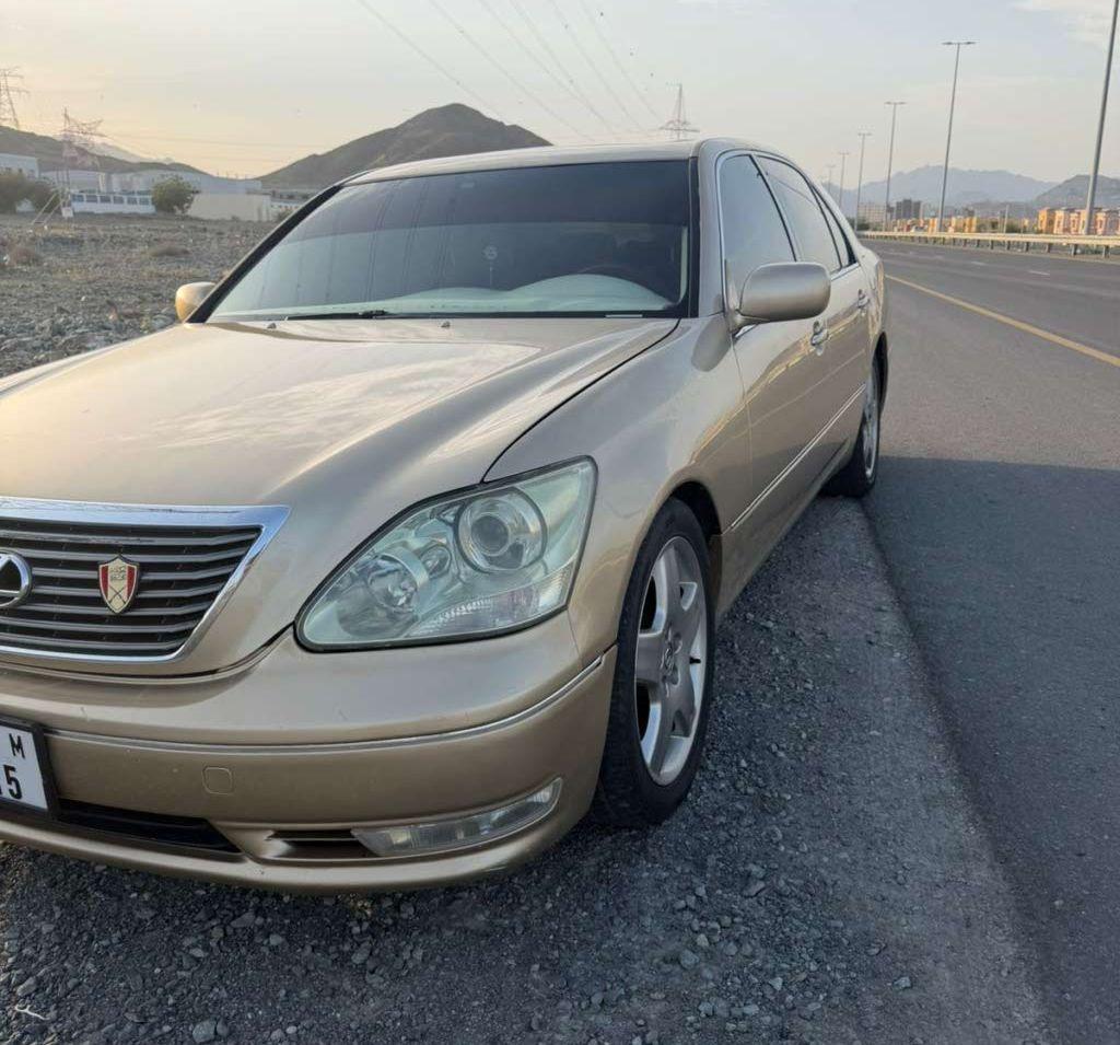 2005 لكزس LS