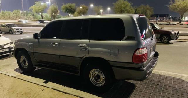 لكزس LX 2001