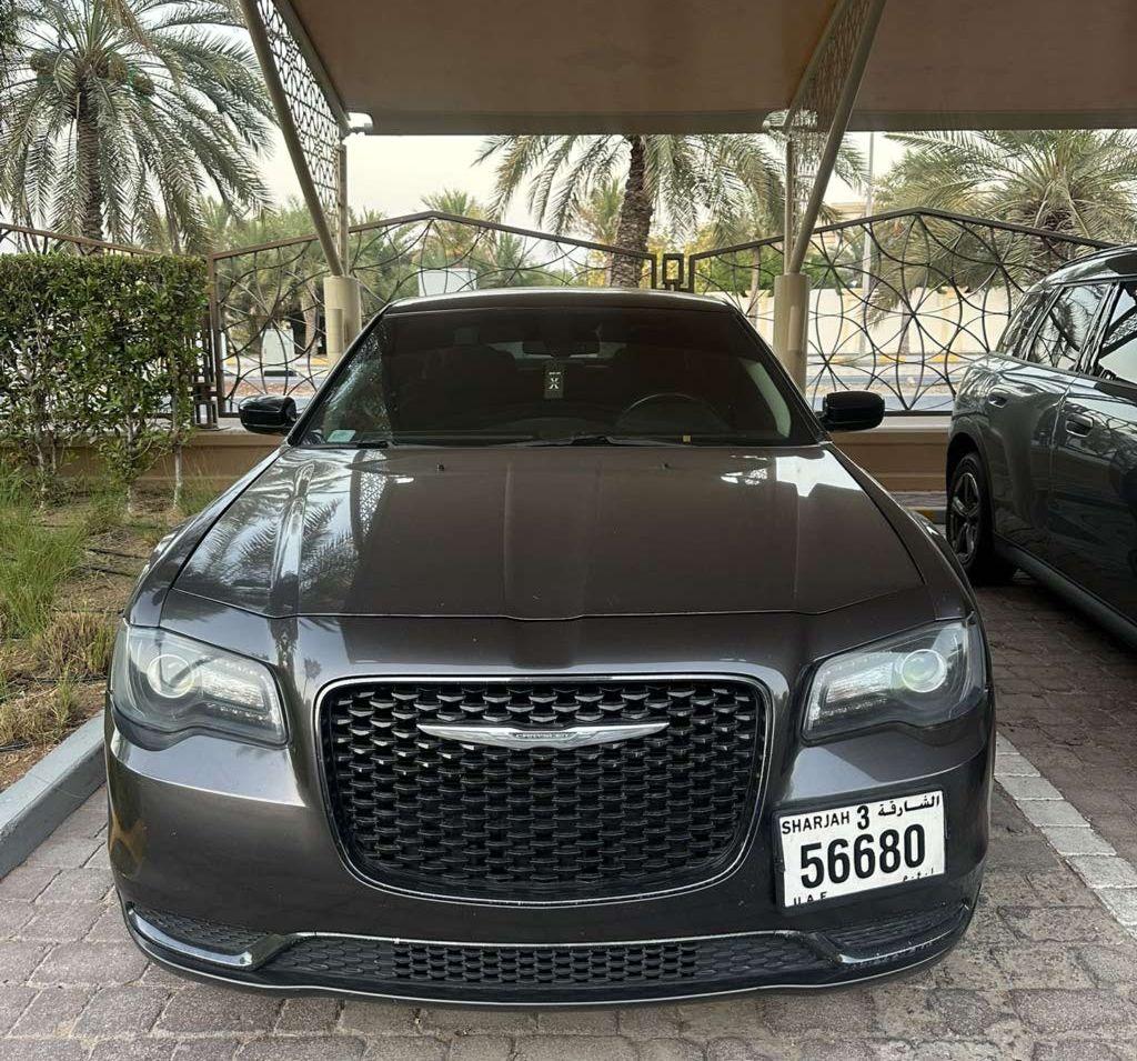 2019 كرايسلر 300