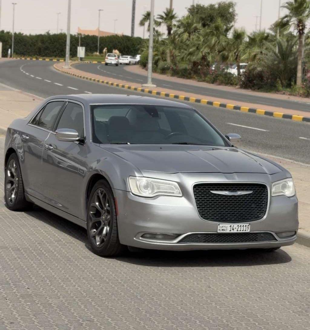 2016 كرايسلر 300