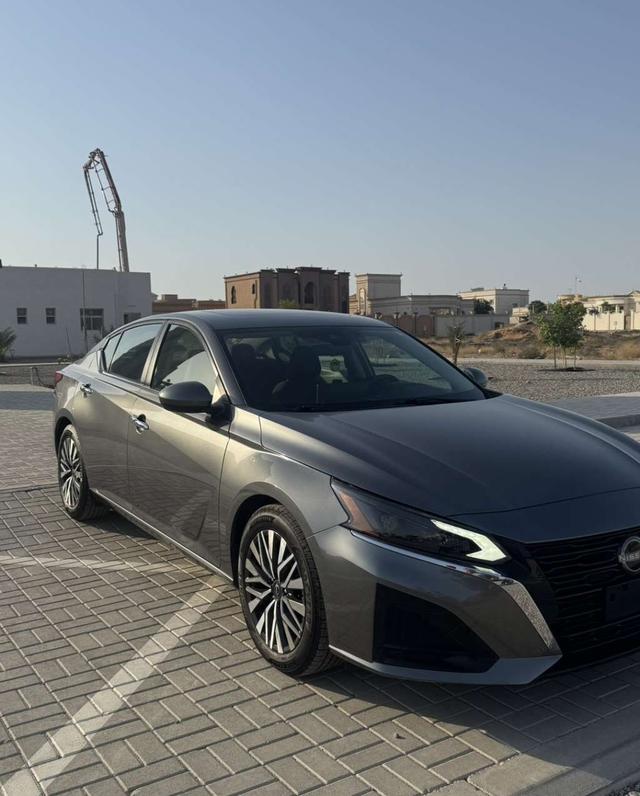 2023 نيسان التيما