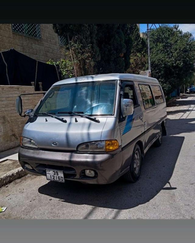 باص هيونداي H100