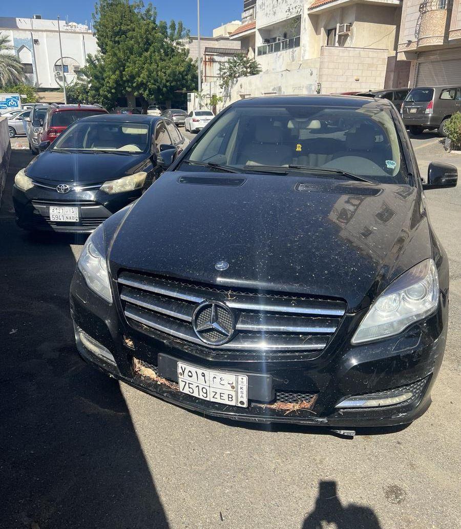 سيارتين للبيع على