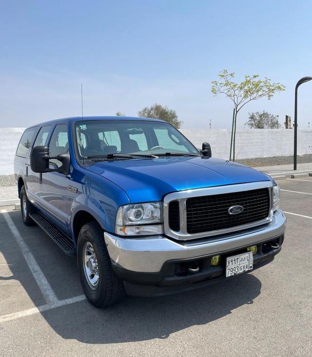Ford Excursions 2004
